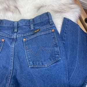 Vintage High Rise Straight Leg Wranglers!